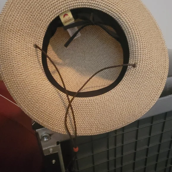 UV Solano Hat - Picture 2 of 6